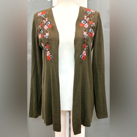 New Directions Sweaters - New Directions Long Sleeved Cardigan